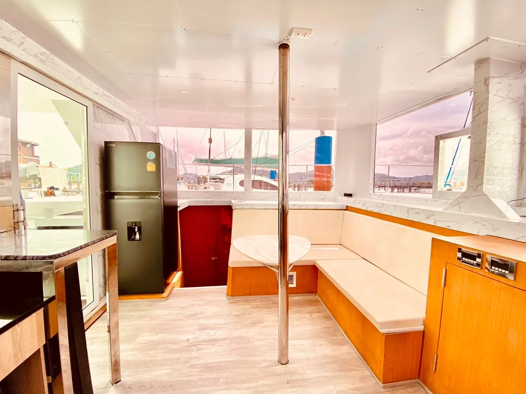 Private Phi-Phi Day Trip by Sailling Catamaran