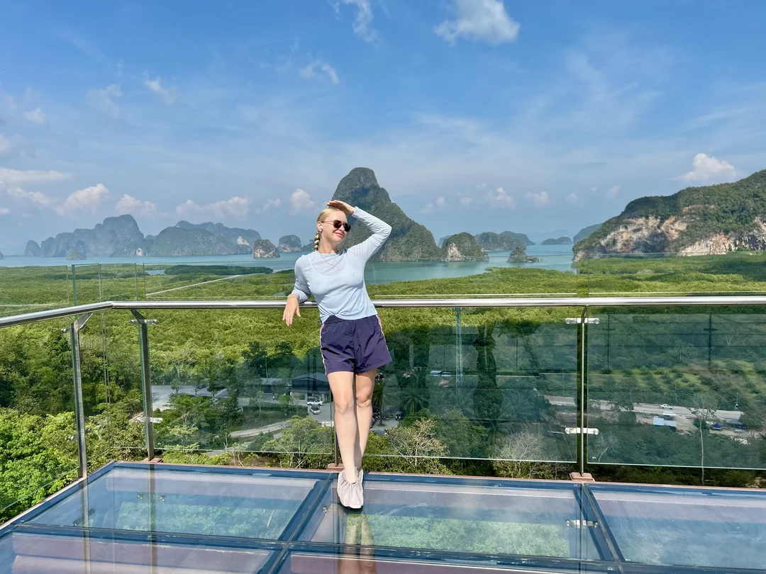 Mantra Spa - Glass Bridge