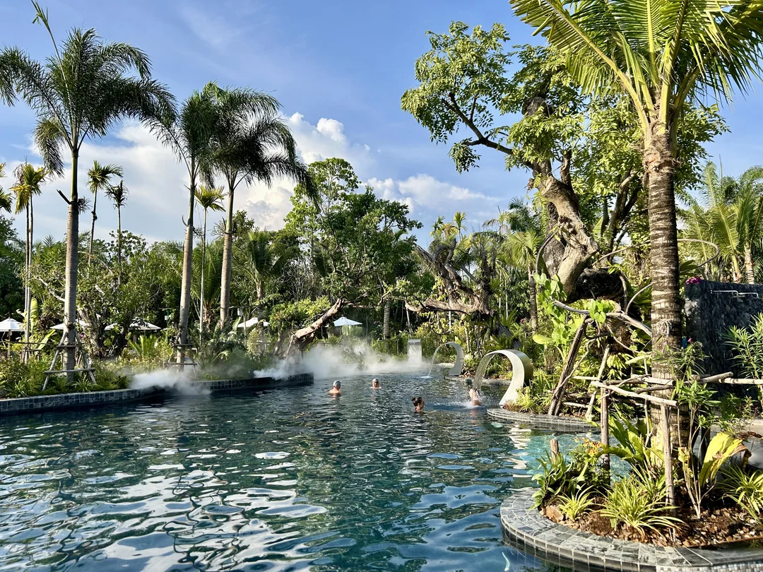 Mantra Spa - Glass Bridge