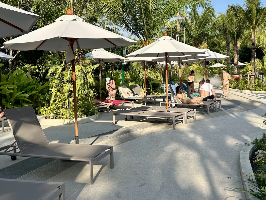 Mantra Spa - Glass Bridge