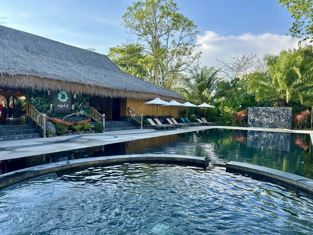 Mantra Spa - Glass Bridge
