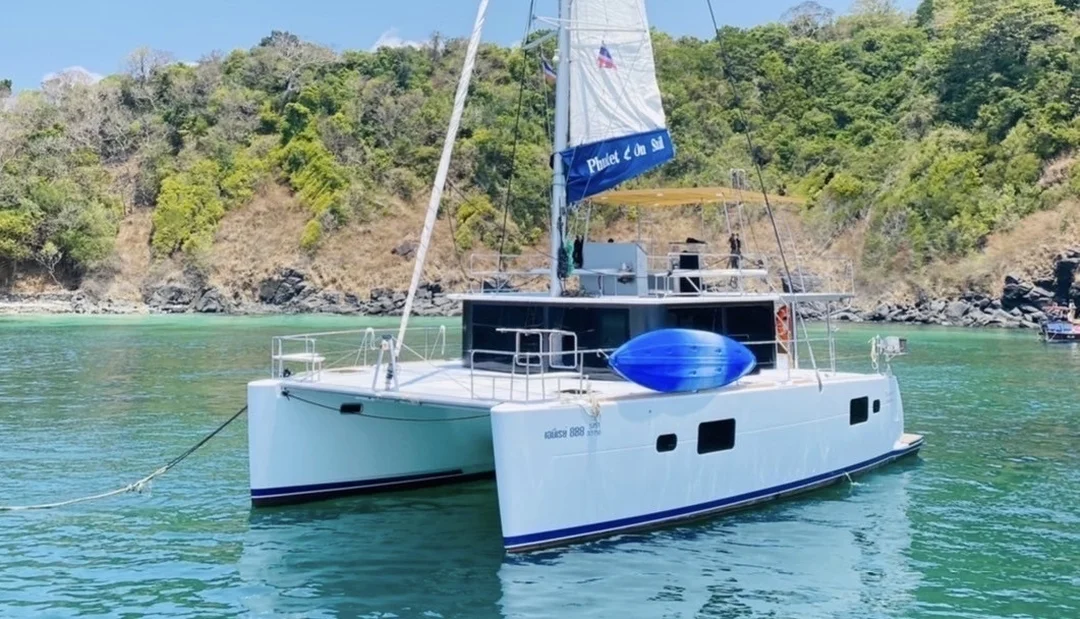 Private Phi-Phi Day Trip by Sailling Catamaran
