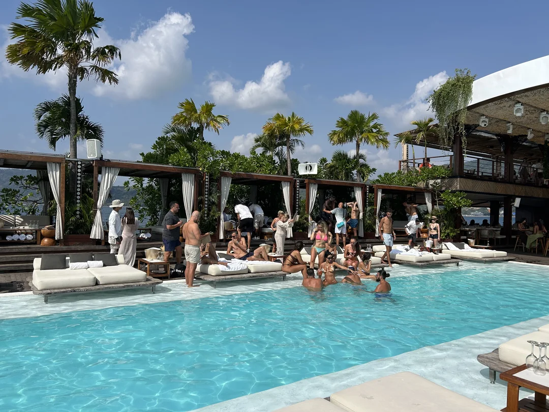 Yona Beach Club