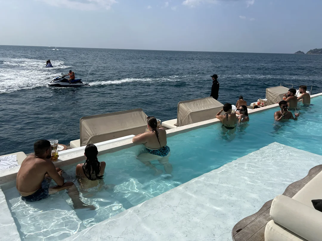Yona Beach Club