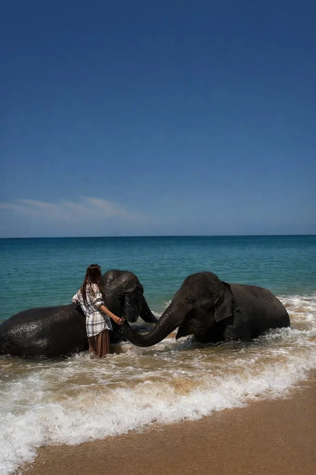 Mantra Spa Tour: Elephant Beach, Glass Bridge & Total Relaxation
