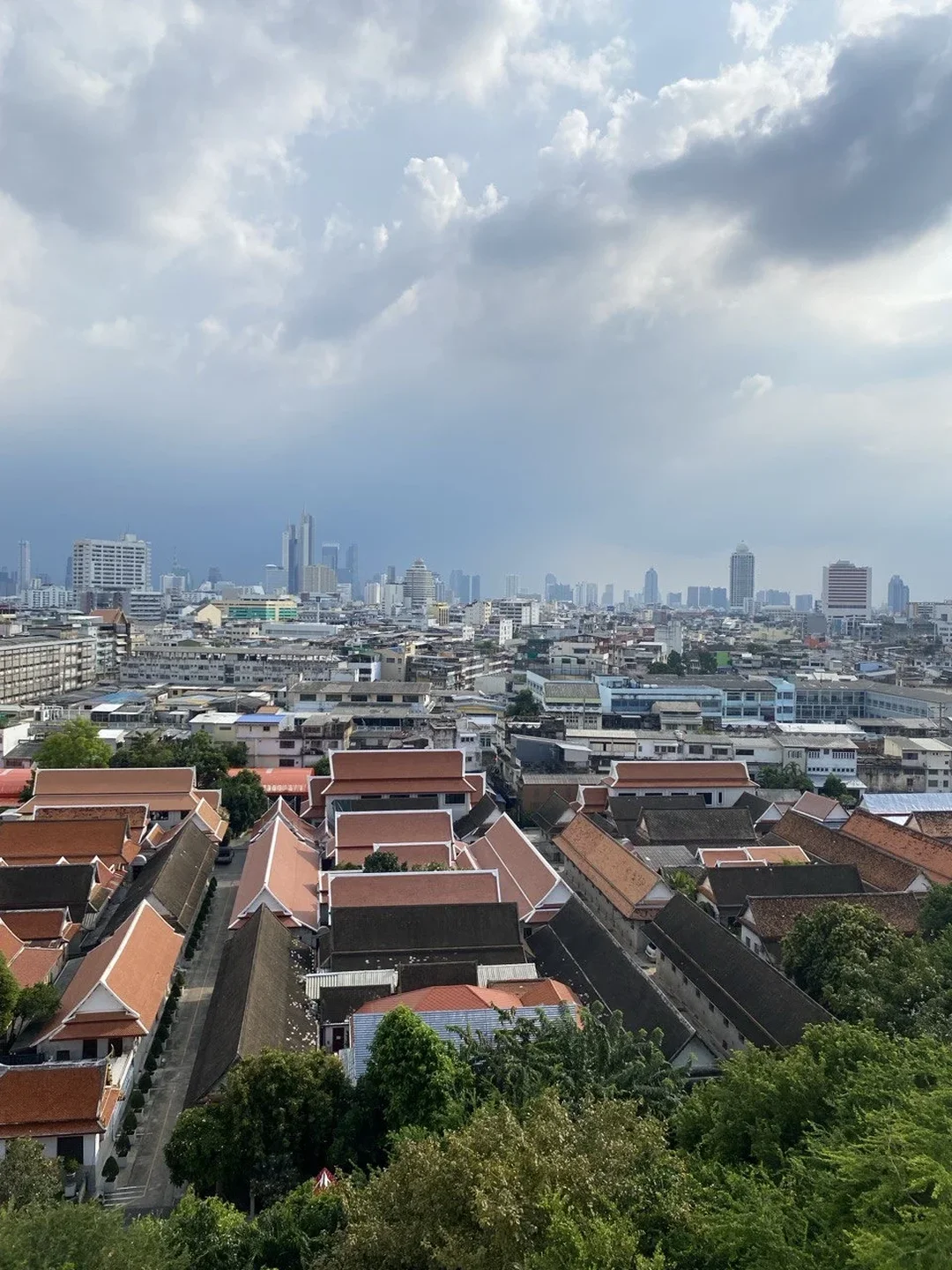 Contrasts of Bangkok