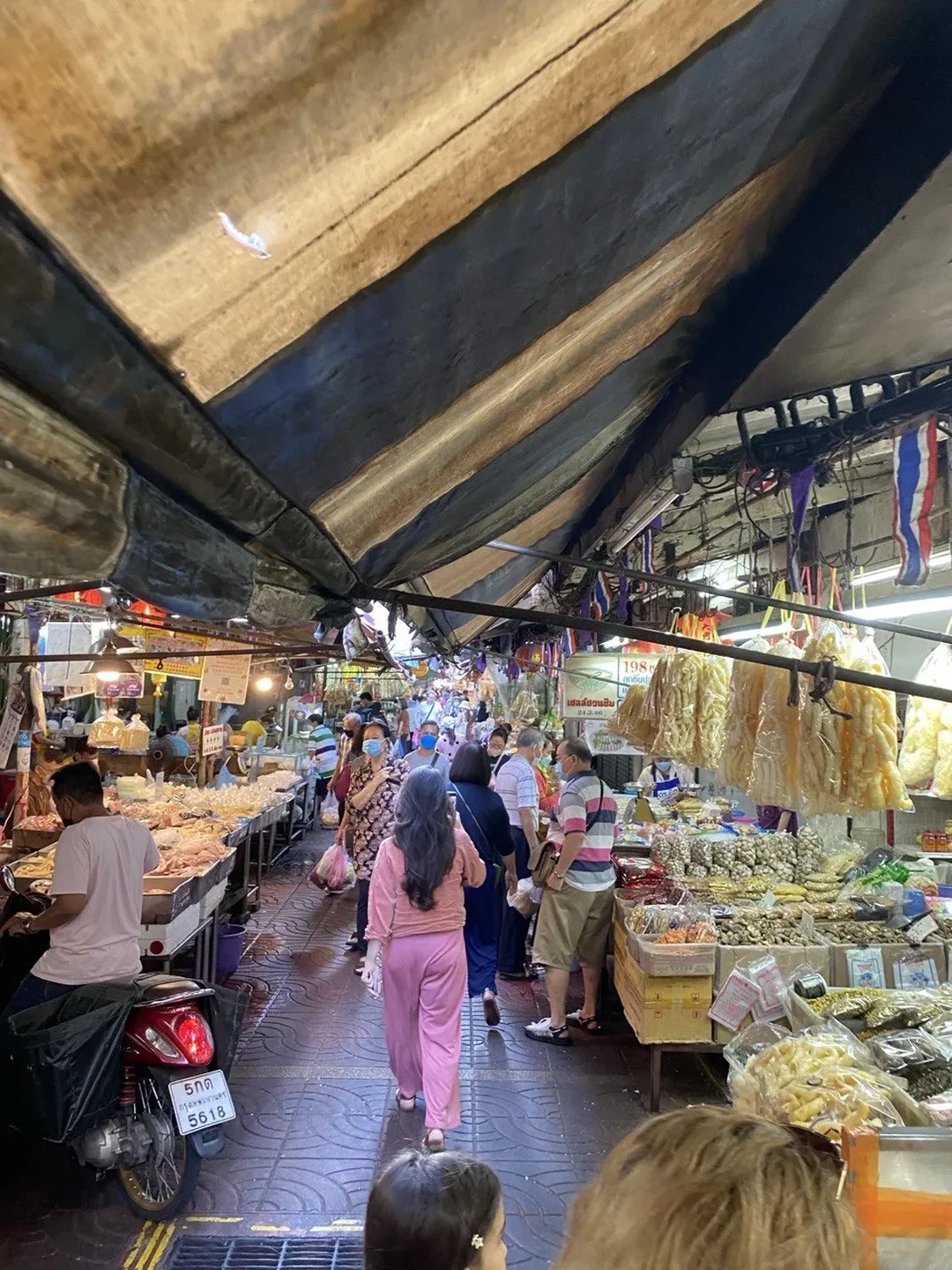 Contrasts of Bangkok