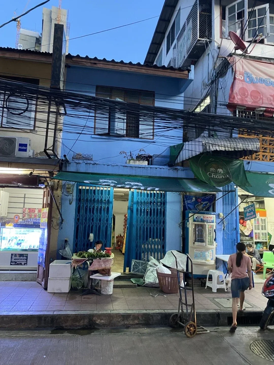 Contrasts of Bangkok