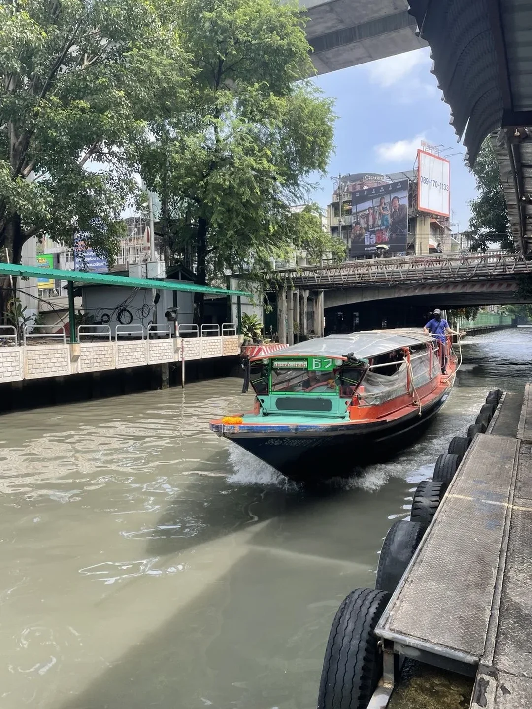 Contrasts of Bangkok