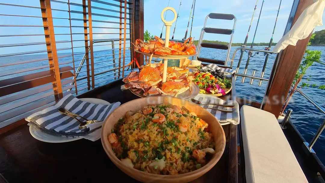 Traditional Thai Boat Rental for Sightseeing and Fishing