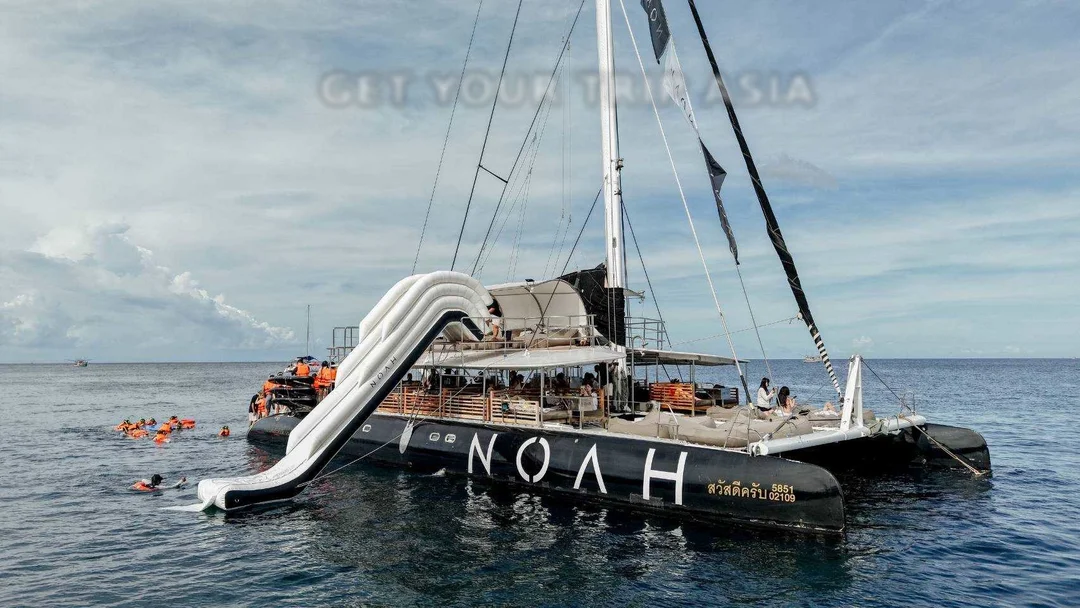 Приватный чартер катамарана NOAH 74
