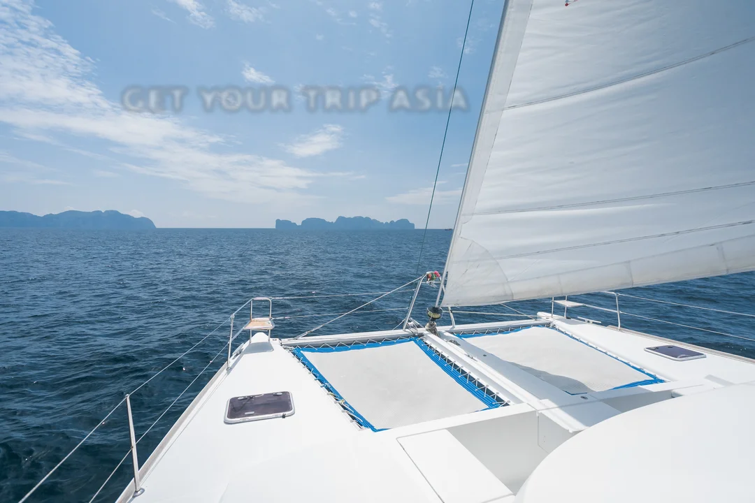 Rent a Lagoon 440 Catamaran in Phuket