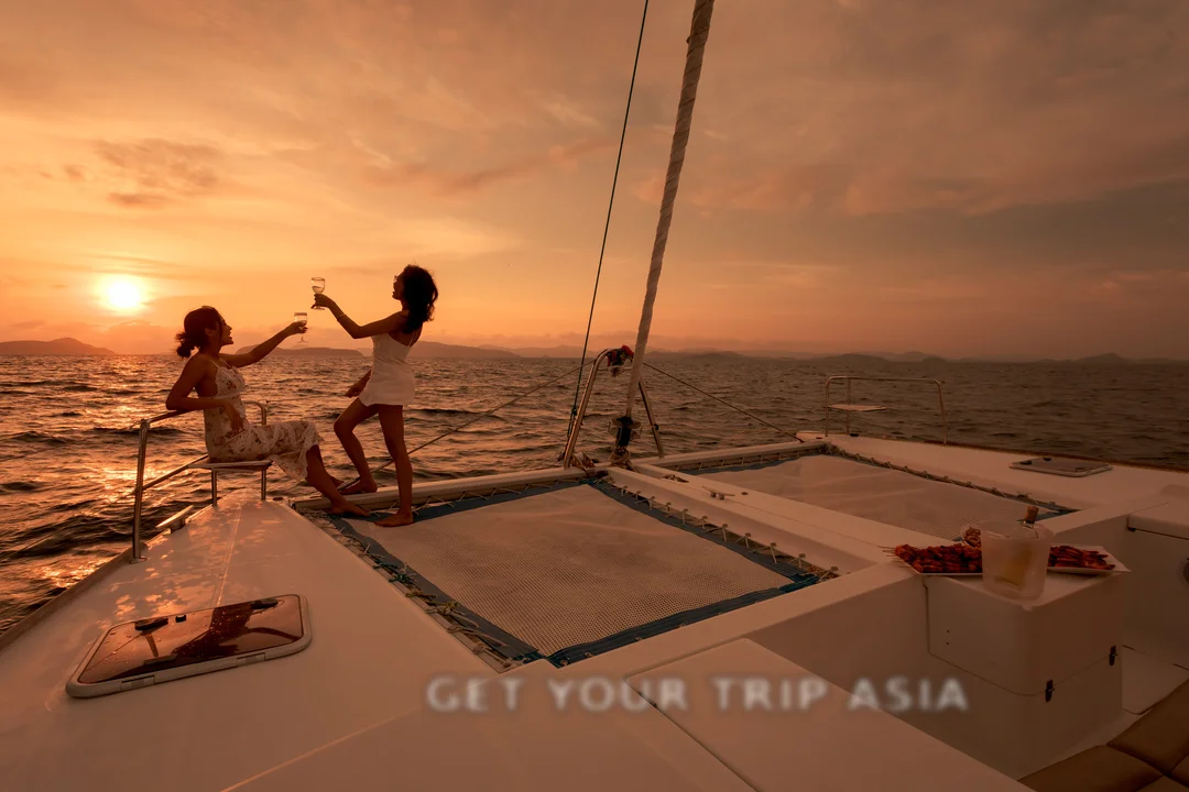 Rent a Lagoon 440 Catamaran in Phuket