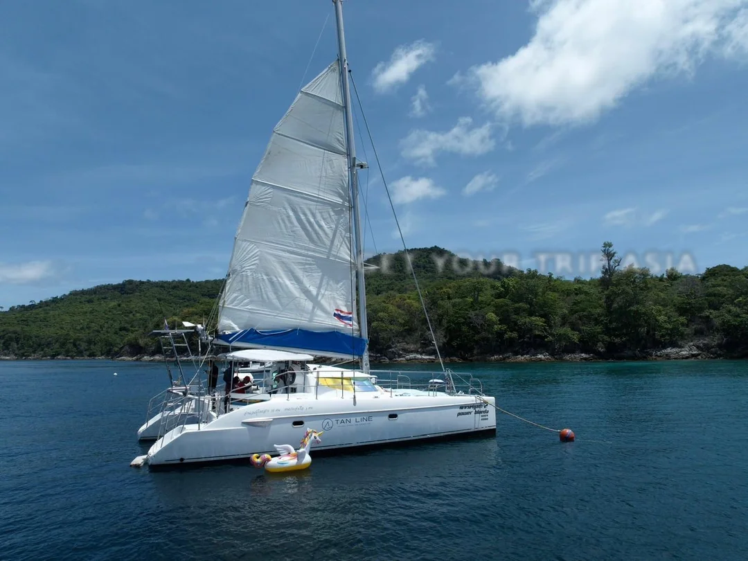 Lagoon 410 Catamaran for Rent in Phuket